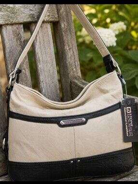 Stone Mountain Accessories Cream and Black Leather Shoulder Bag